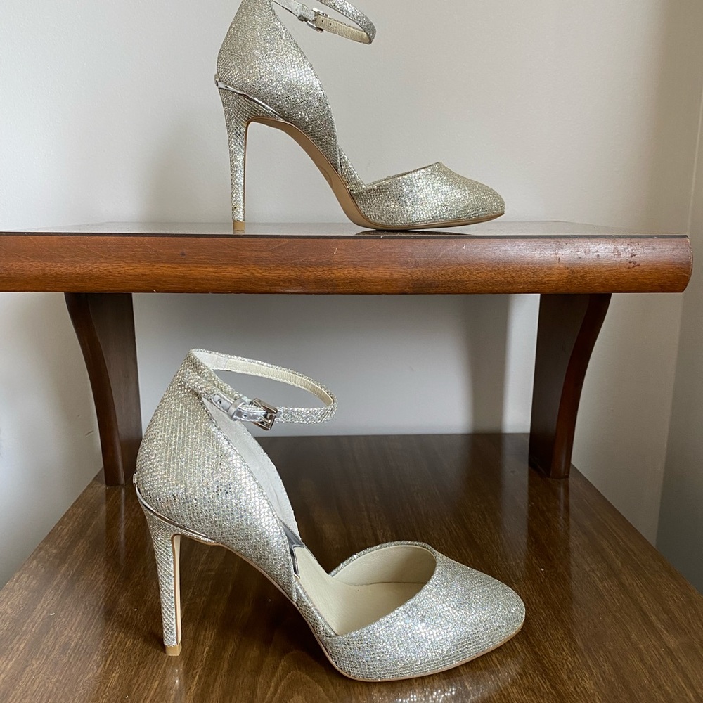 Michael kors Size 6, silver glitter, ankle strap heels.
